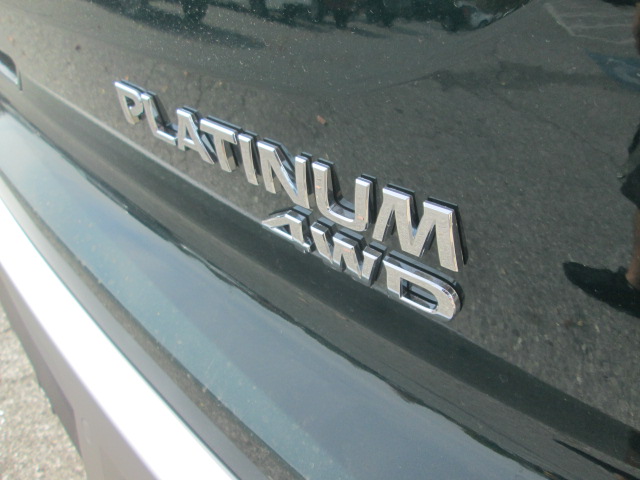 2025 Nissan Pathfinder Platinum 4WD photo