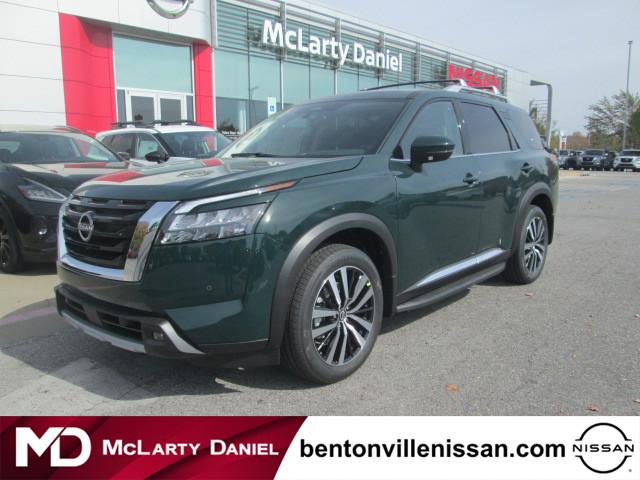 2025 Nissan Pathfinder Platinum 4WD photo
