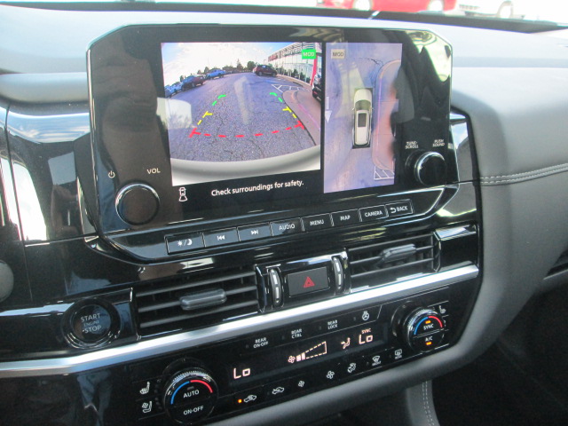 2025 Nissan Pathfinder Platinum 4WD photo