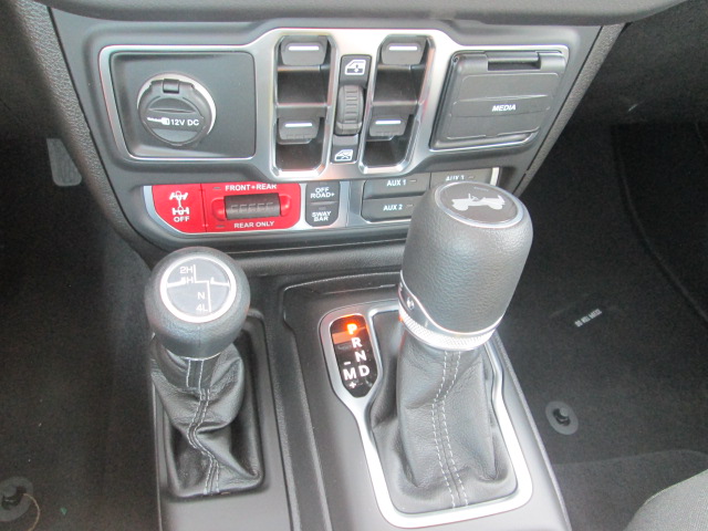 2025 Jeep Wrangler Rubicon 4Dr 4WD photo