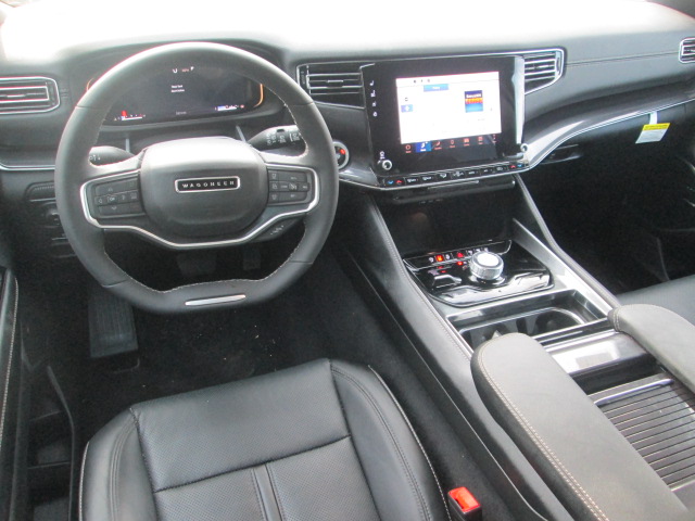 2024 Jeep Wagoneer 4WD photo