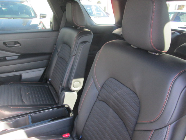 2025 Nissan Pathfinder Rock Creek 4WD photo