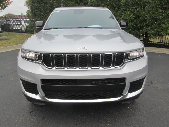 2025 Jeep Grand Cherokee Laredo X 4WD photo
