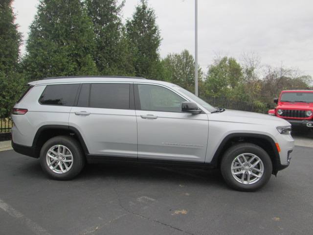 2025 Jeep Grand Cherokee Laredo X 4WD photo