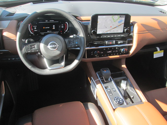 2025 Nissan Pathfinder Platinum 4WD photo