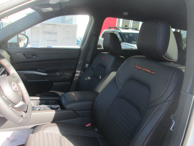 2025 Nissan Pathfinder Rock Creek 4WD photo