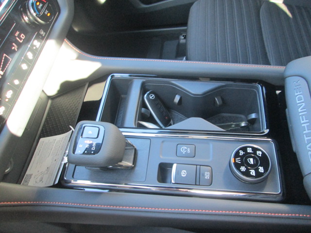 2025 Nissan Pathfinder Rock Creek 4WD photo