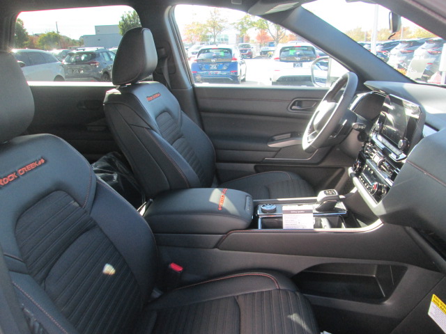 2025 Nissan Pathfinder Rock Creek 4WD photo