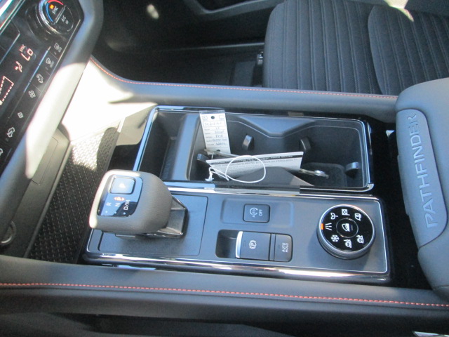 2025 Nissan Pathfinder Rock Creek 4WD photo