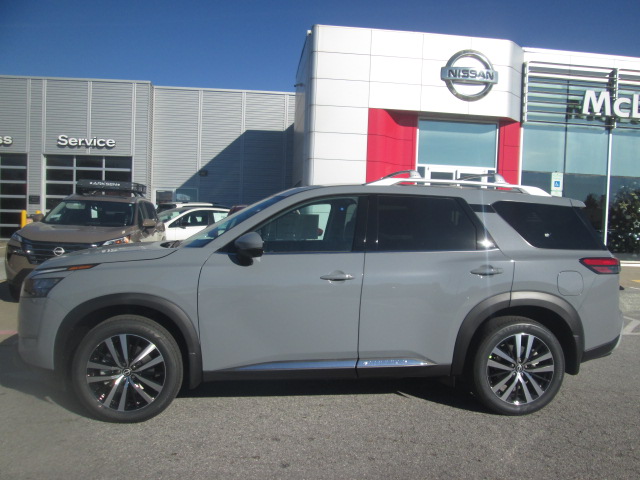 2025 Nissan Pathfinder Platinum 4WD photo