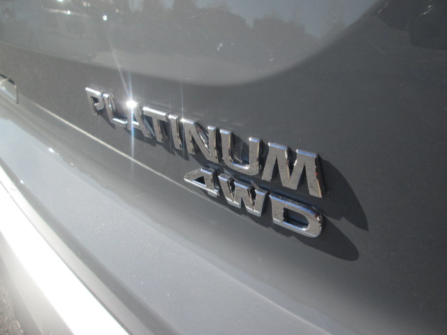 2025 Nissan Pathfinder Platinum 4WD photo