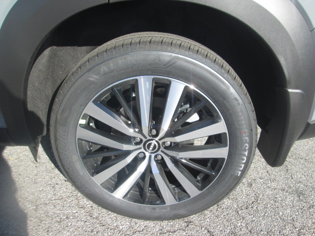 2025 Nissan Pathfinder Platinum 4WD photo