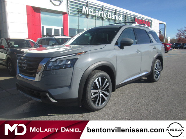 2025 Nissan Pathfinder Platinum 4WD photo