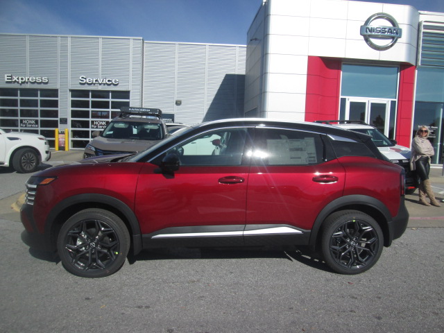 2025 Nissan Kicks SR AWD photo