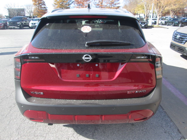 2025 Nissan Kicks SR AWD photo