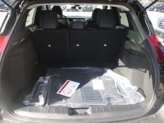 2025 Nissan Kicks SR AWD photo