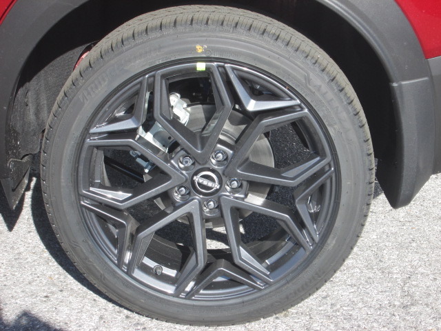 2025 Nissan Kicks SR AWD photo