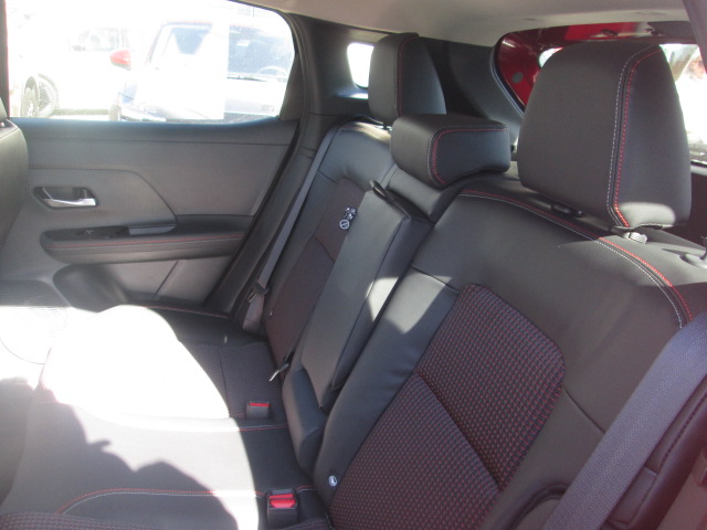 2025 Nissan Kicks SR AWD photo