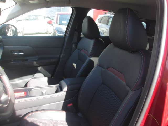 2025 Nissan Kicks SR AWD photo