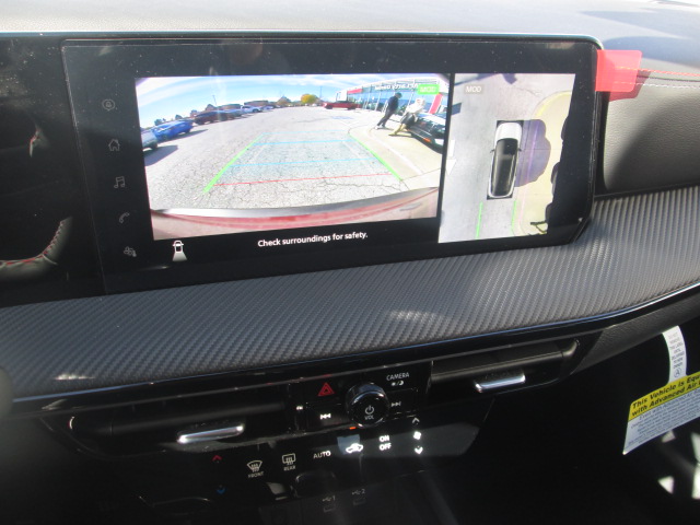 2025 Nissan Kicks SR AWD photo