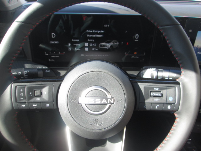 2025 Nissan Kicks SR AWD photo