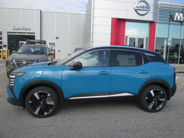 2025 Nissan Kicks SR AWD photo