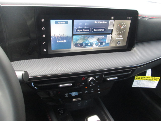 2025 Nissan Kicks SR AWD photo