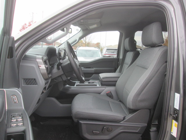 2024 Ford F-150 XLT 4WD 5.5ft Box photo