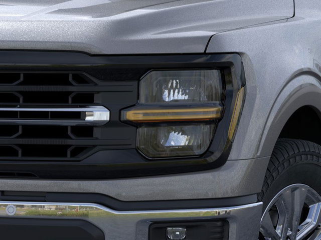 2024 Ford F-150 XLT 4WD 5.5ft Box photo