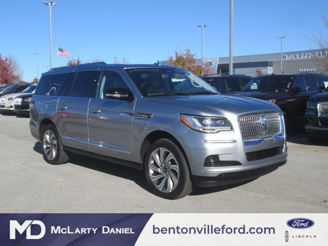 2024 Lincoln Navigator L Reserve 4WD photo