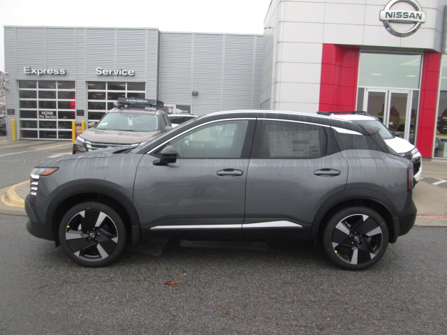 2025 Nissan Kicks SR AWD photo