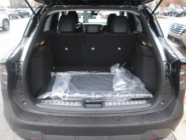 2025 Nissan Kicks SR AWD photo