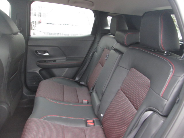 2025 Nissan Kicks SR AWD photo
