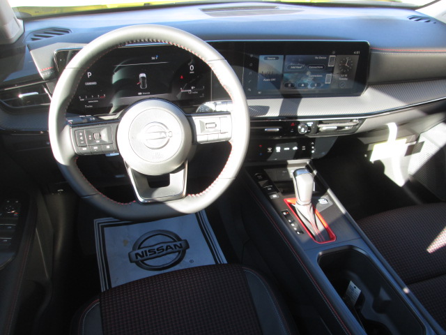 2025 Nissan Kicks SR AWD photo