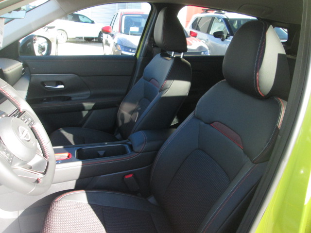 2025 Nissan Kicks SR AWD photo