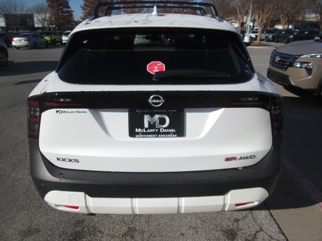 2025 Nissan Kicks SR AWD photo
