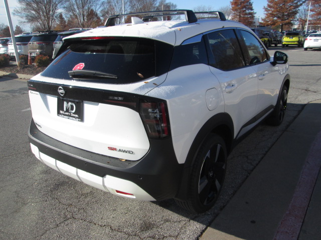 2025 Nissan Kicks SR AWD photo