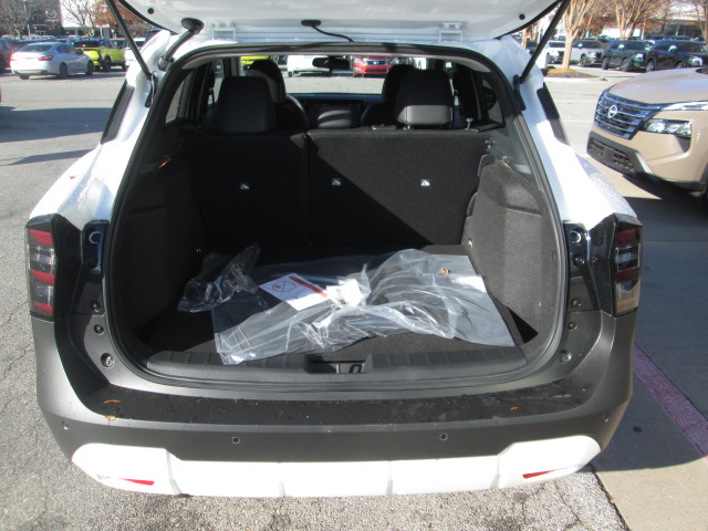 2025 Nissan Kicks SR AWD photo