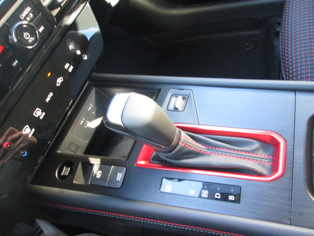 2025 Nissan Kicks SR AWD photo