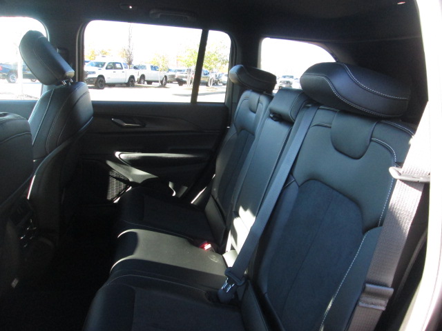2025 Jeep Grand Cherokee Altitude 4WD photo