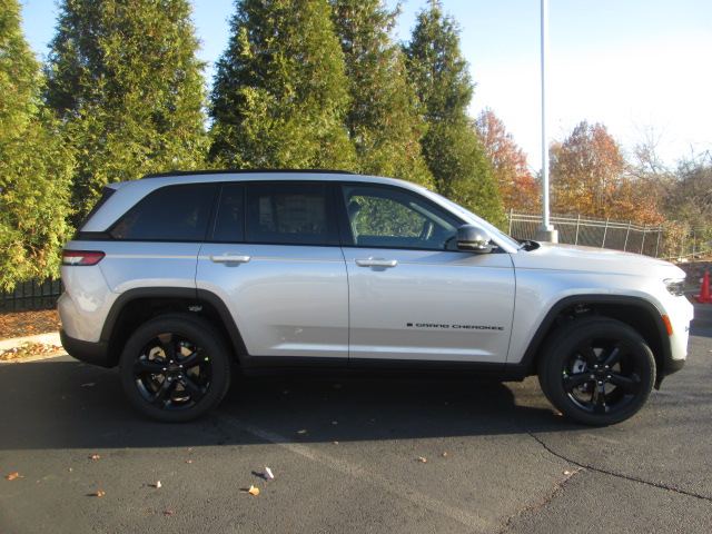 2025 Jeep Grand Cherokee Altitude X 4WD photo