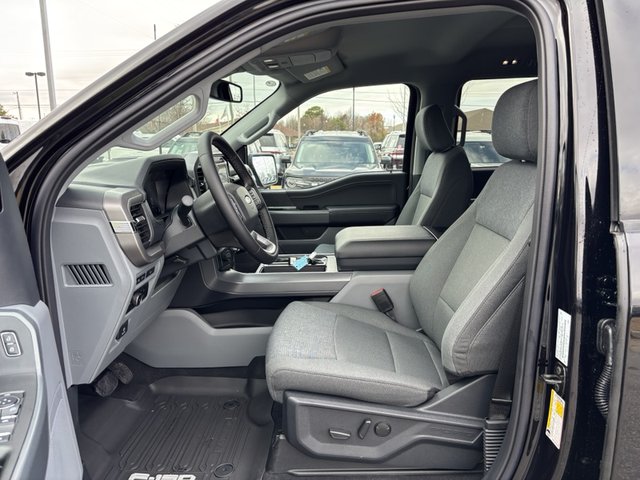2024 Ford F-150 XLT 4WD 5.5ft Box photo