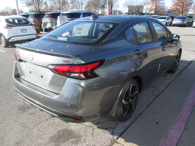 2025 Nissan Versa SR photo