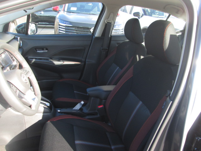 2025 Nissan Versa SR photo