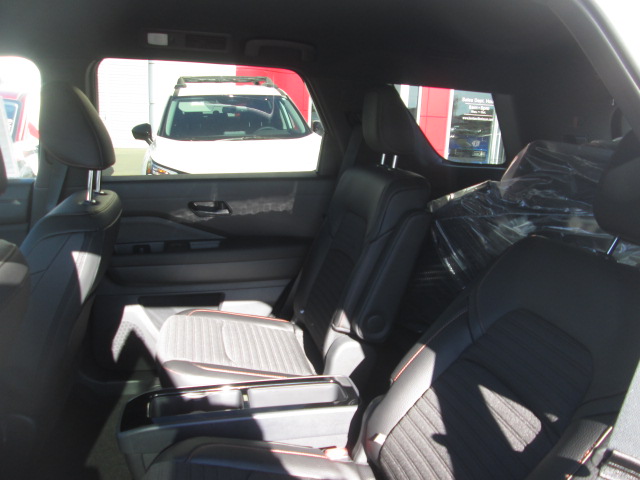 2025 Nissan Pathfinder Rock Creek 4WD photo