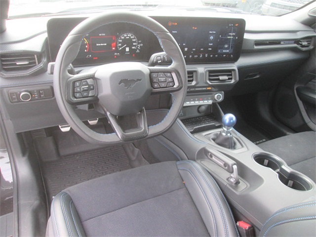 2024 Ford Mustang Dark Horse photo