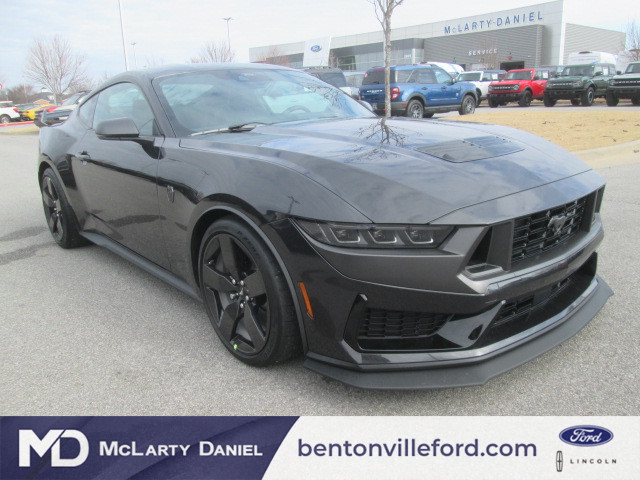 2024 Ford Mustang Dark Horse photo