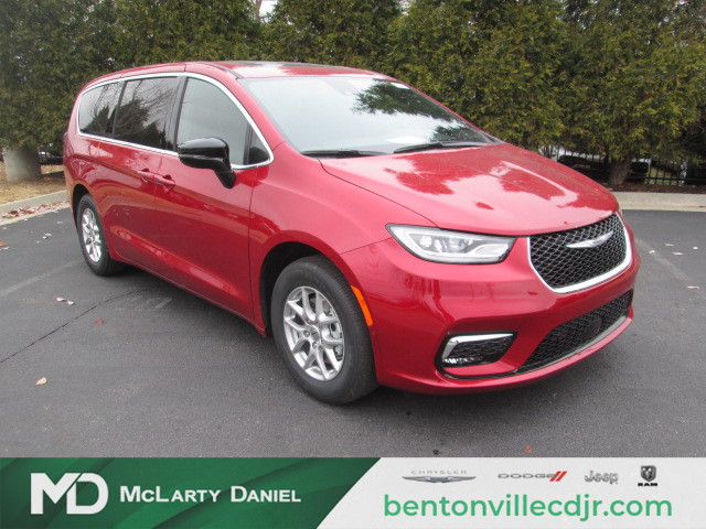 2025 Chrysler Pacifica Select FWD photo