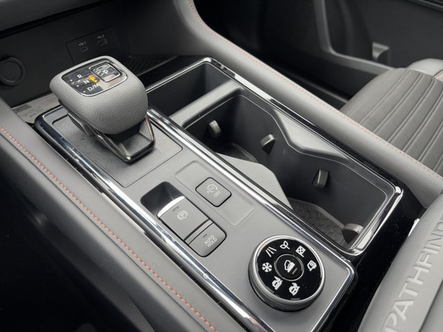 2025 Nissan Pathfinder Rock Creek 4WD photo