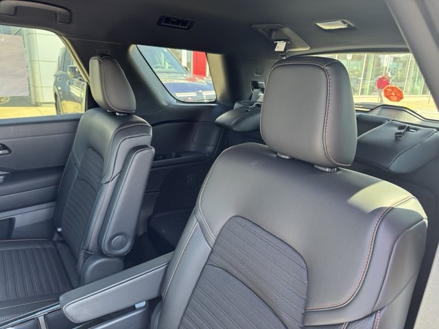 2025 Nissan Pathfinder Rock Creek 4WD photo